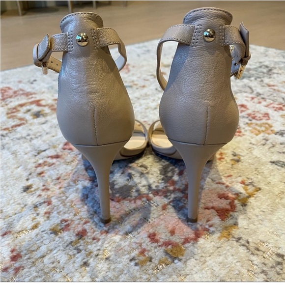 Nine West NW Mana Ankle Strap Sandal Heels in Nude - Picture 2 of 2